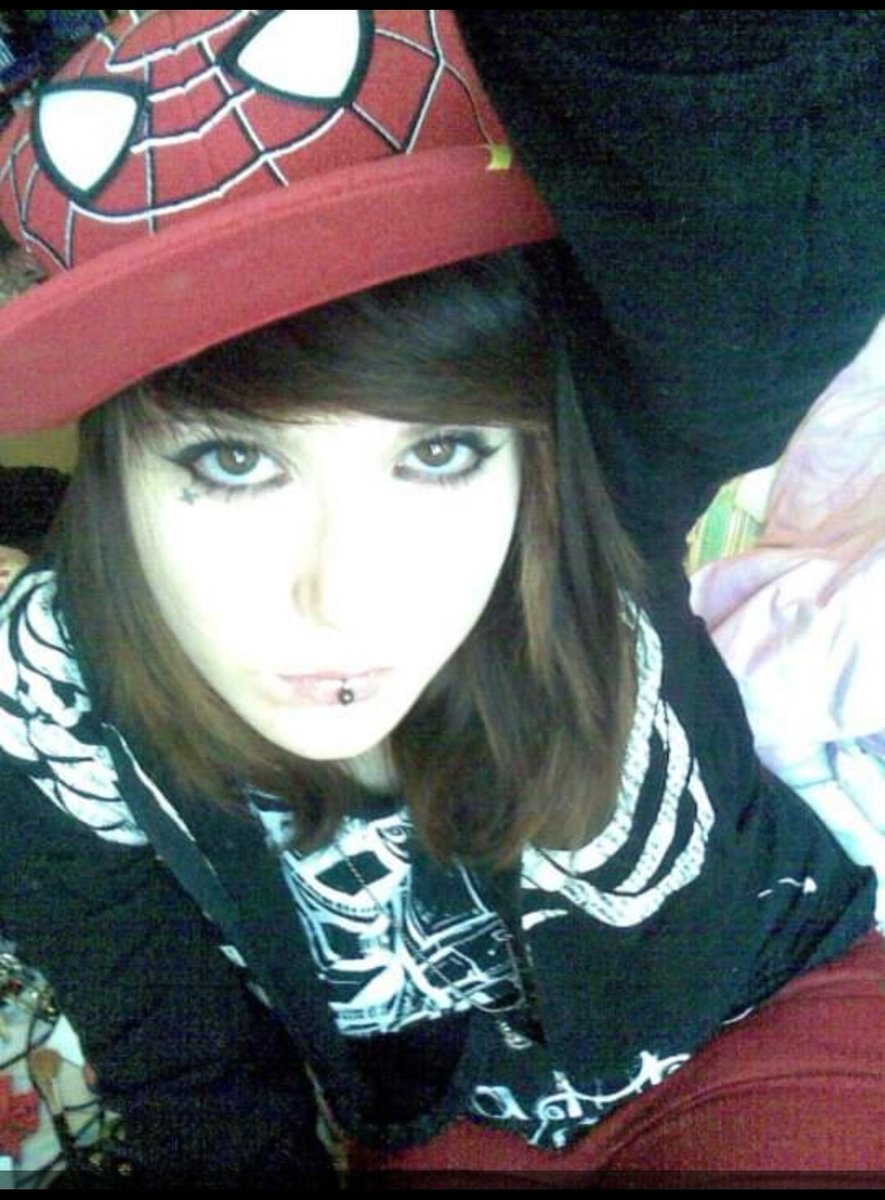 KattStrike's tweet photo. @chaarlimander These are from my MySpace days 🙈 #cringeeeee https://t.co/Or4TQRk4t7