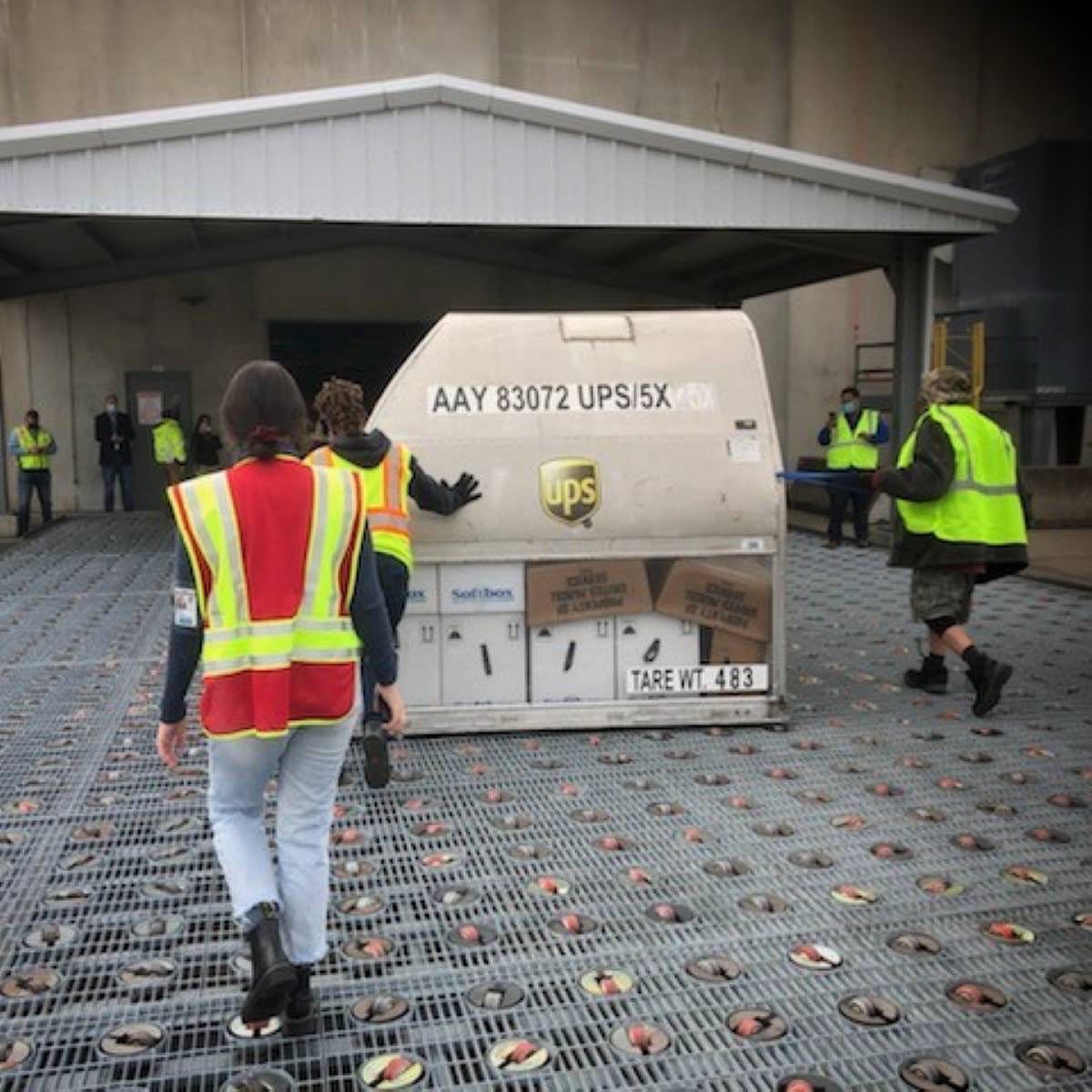 Together, we’re #DeliveringWhatMatters! Shoutout to our <a href="/Teamsters/">Teamsters</a> brothers &amp; sisters for continuing to get the job done with the #vaccine distribution. #ProudUPSers
