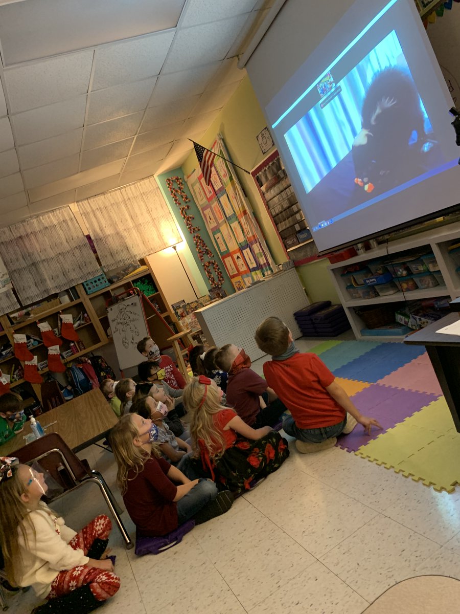 GodleyCLI's tweet photo. Mrs. Henley's 1st grade students had a great virtual field trip with the Ft. Worth Zoo!  They got to chat with a zoo keeper and meet two of the animals from the zoo!
@FortWorthZoo @GodleyElem https://t.co/9ydzoGUmLu