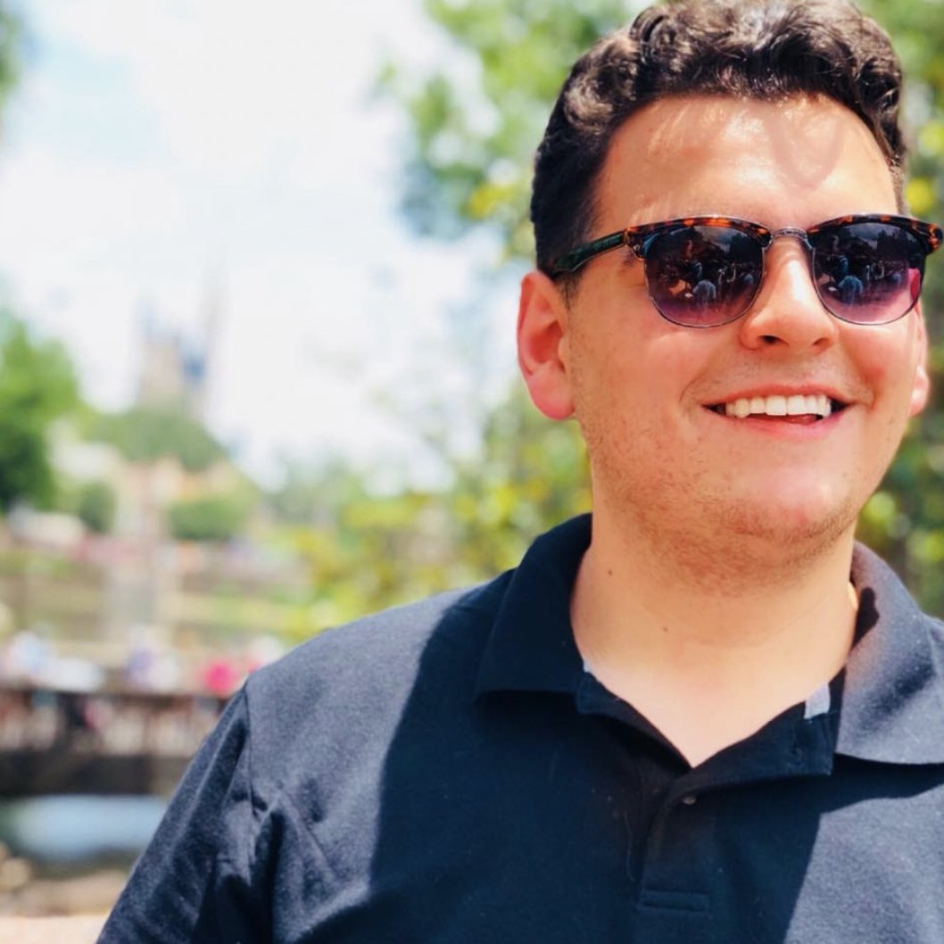 THREAD: CCI alumnus Michael Gallagher II recently passed away in Paris. A group of his friends organized a social media toolkit to commemorate his life, called #MichaelMonday. The campaign begins today.