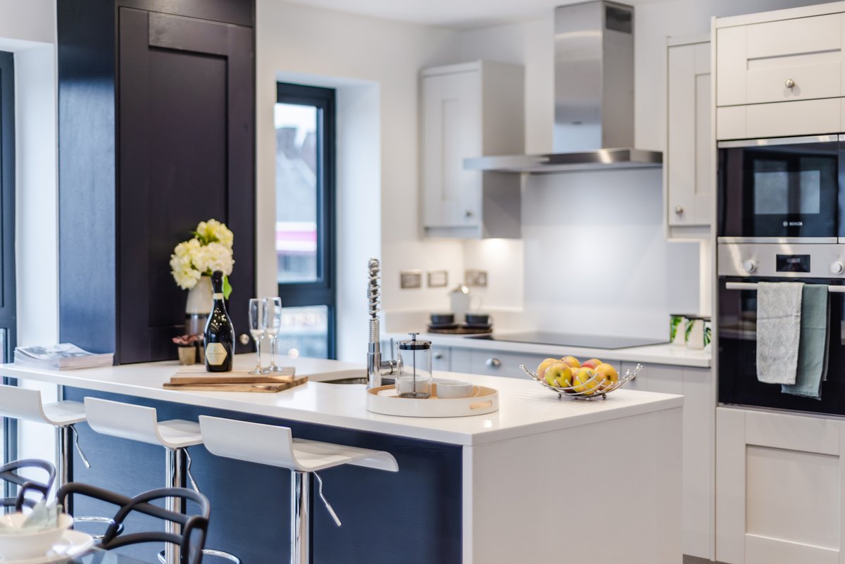 BlueoakEstates's tweet image. Really pleased to offer this truly exceptional apartment scheme in the centre of Heswall, perfectly situated for access to local amenities. Sandstone House is immaculately presented. See for yourself... here are the first photos of our fully furnished show unit! 🌟