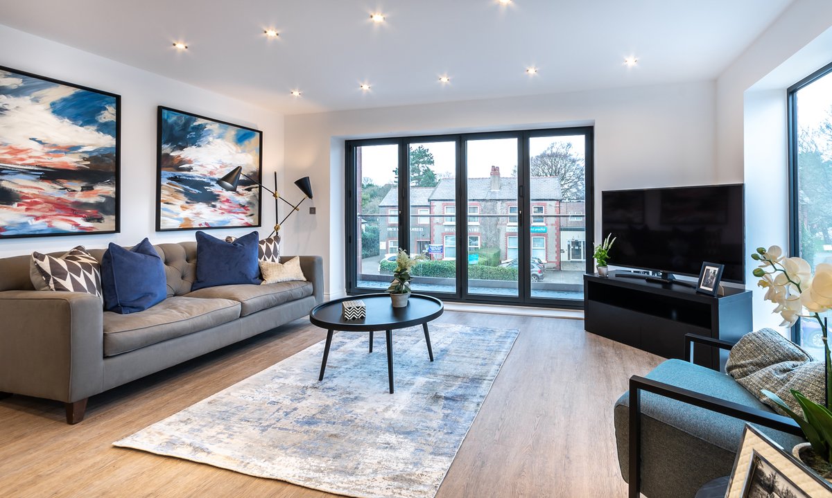 BlueoakEstates's tweet image. Really pleased to offer this truly exceptional apartment scheme in the centre of Heswall, perfectly situated for access to local amenities. Sandstone House is immaculately presented. See for yourself... here are the first photos of our fully furnished show unit! 🌟