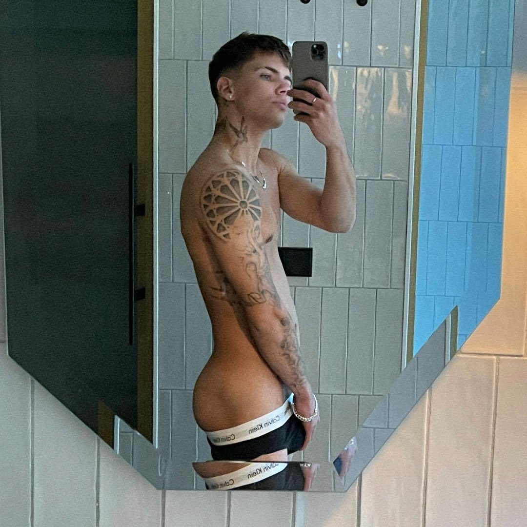 JUST HOT GUYS on X: Victor Perez onlyfans .. se pondrá bueno o no que  creen 🙄🤔 Follow my second account for more @yourbestbaits victorperez  victorperezonlyfans influencers spain t.coG2JEvr5jyv  X