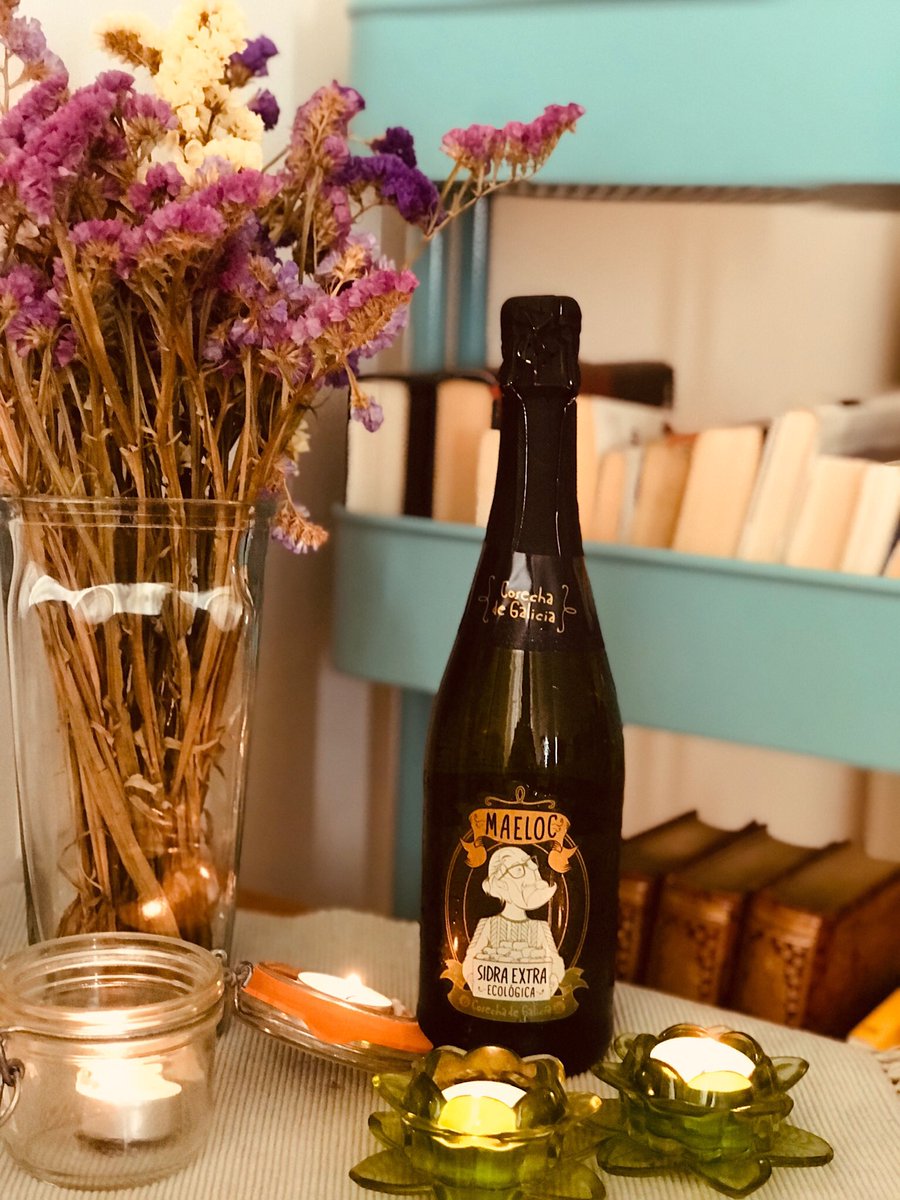 maelocway's tweet photo. Estas fiestas, acompaña tus momentos con nuestra sidra extra ecológica. ¡Hay que comenzar a practicar para tener buena puntería y empezar bien el 2021! 🍾
#ecológica #sidra #CosechadeGalicia #nuevoaño #Maeloc #Galicia #manzanasgallegas #sidraextra https://t.co/UMJweVPKxv