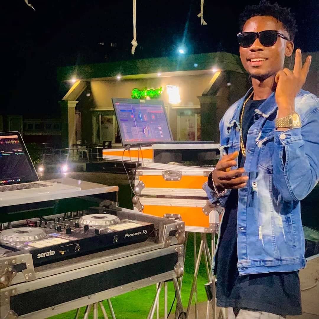 djkassive's tweet photo. We short it down @enyimba street festival Last night 🔥🔥 we are still available to make it real again #drum_master 💫🤴 https://t.co/e7ZYGabTgZ