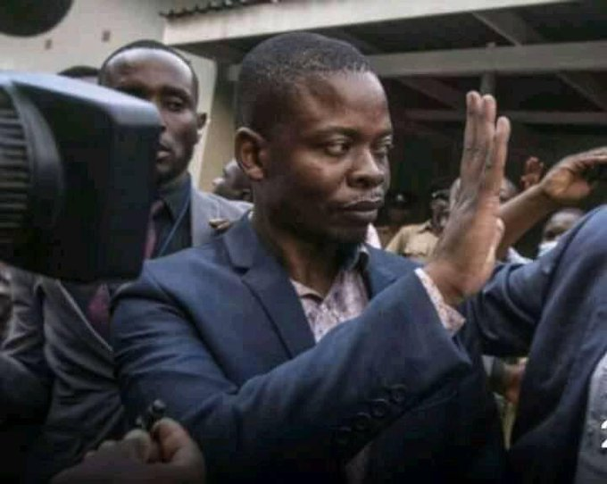 PanAfricology's tweet photo. #Bushiriescape
#Bushiri Glow in South Africa v/s #Bushiri in Malawi https://t.co/2hqvWkPoKH