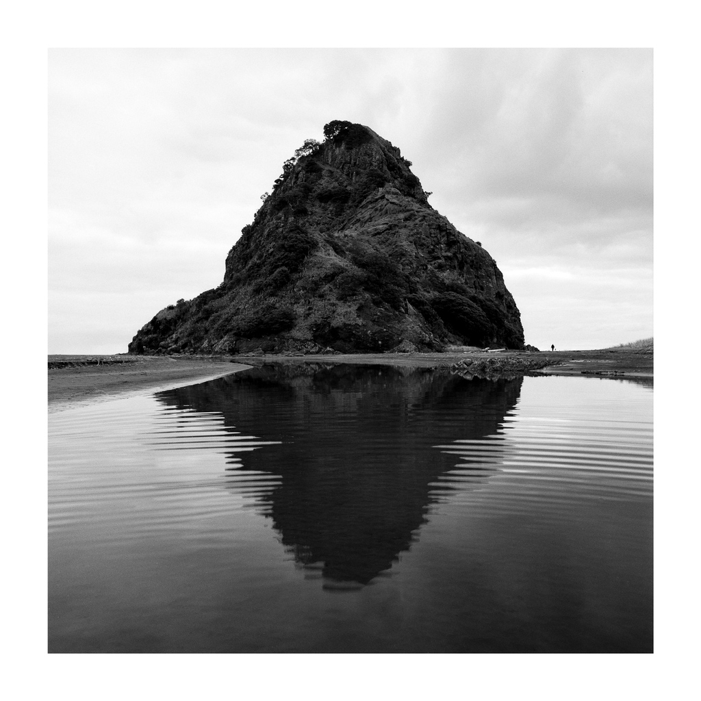 MilnerFineArt's tweet photo. Kodak Tri-X 400, Hasselblad 503CW, Piha Beach in New Zealand. What is your favourite B&W film for landscapes?
#mediumformat #filmphotography #filmisnotdead #landscapephotography #ishootfilm #hasselblad #hasselblad503CW #hasselblad500 #kodak #B&Wfilm #kodaktri-x400 #tri-x400 https://t.co/EXT8W7ci4i