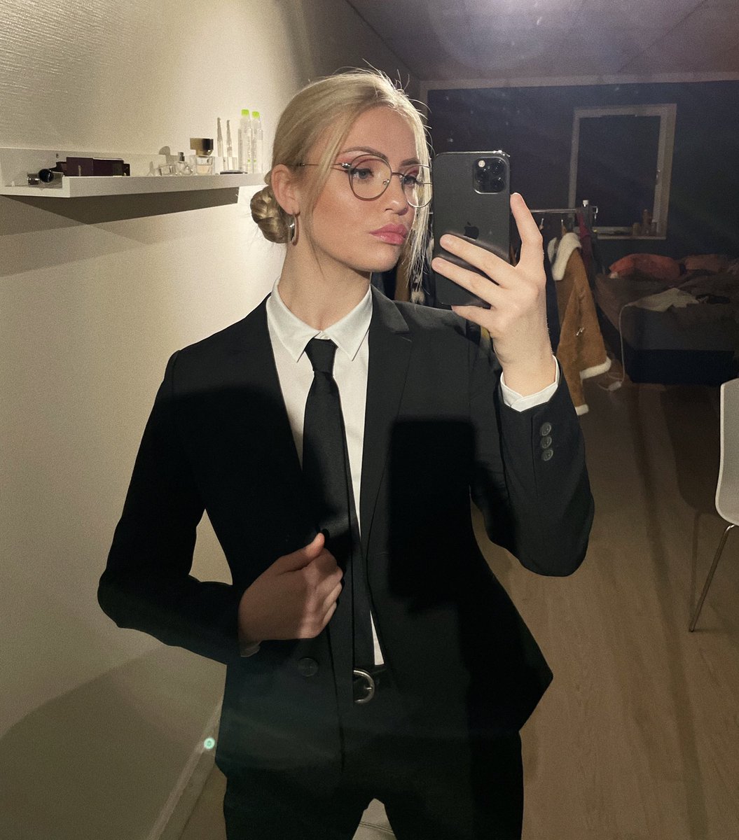 listnude's tweet photo. https://t.co/cNZLkp25yH