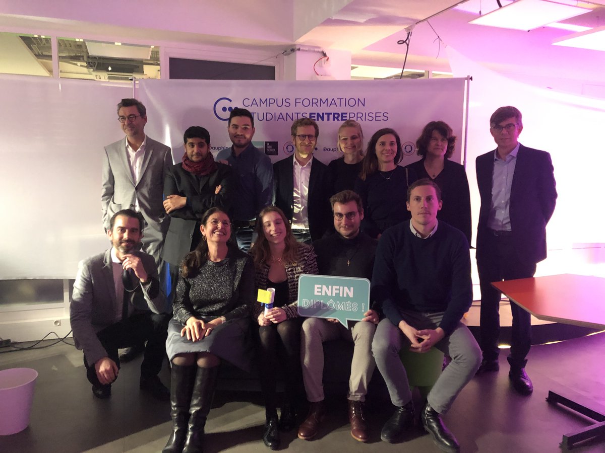Psbeduparis's tweet photo. #ParisSchoolofBusiness propose un #doublediplôme avec @Paris_Dauphine, grâce à l'@InnovationFcty et la @WSFparis👩🎓
La CFEE favorise l’#apprentissage en mode projet et l’échange de compétences employés/#étudiants💡
🗣 Clémence, en #Master à PSB, témoigne : https://t.co/id0RbkIbcP https://t.co/eQNpKDAsm5
