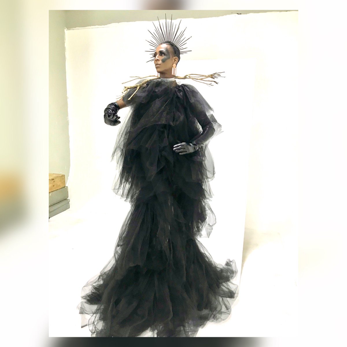 EmaniTheStylist's tweet photo. •so happy to be apart of CatapultArts Grants..... Thank you for letting me share whats been keeping me Creative during this this pandemic. #Catapultday @catapultartscarib
Look 1, BlackDiamond
Creative Director/ Style @EmaniElRoi
Creative Assistant/Model @Kyym_Savage https://t.co/t5jdyjBHua