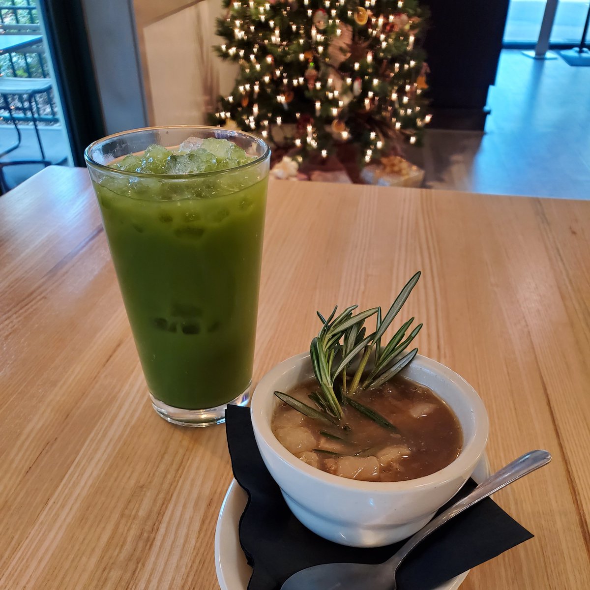 BantamBiddyAm's tweet photo. That sprig of rosemary on top just gets you excited for what's to come! Drop by for a cup or bowl of our Prime Rib & Gorgonzola Soup.😋It's our #SoupoftheDay, and it's going fast! #Yum #OffMenu #Specials #WhileitLasts #FlavoroftheMoment #MondayMotivation #SafeDining https://t.co/tViGIYGDBj