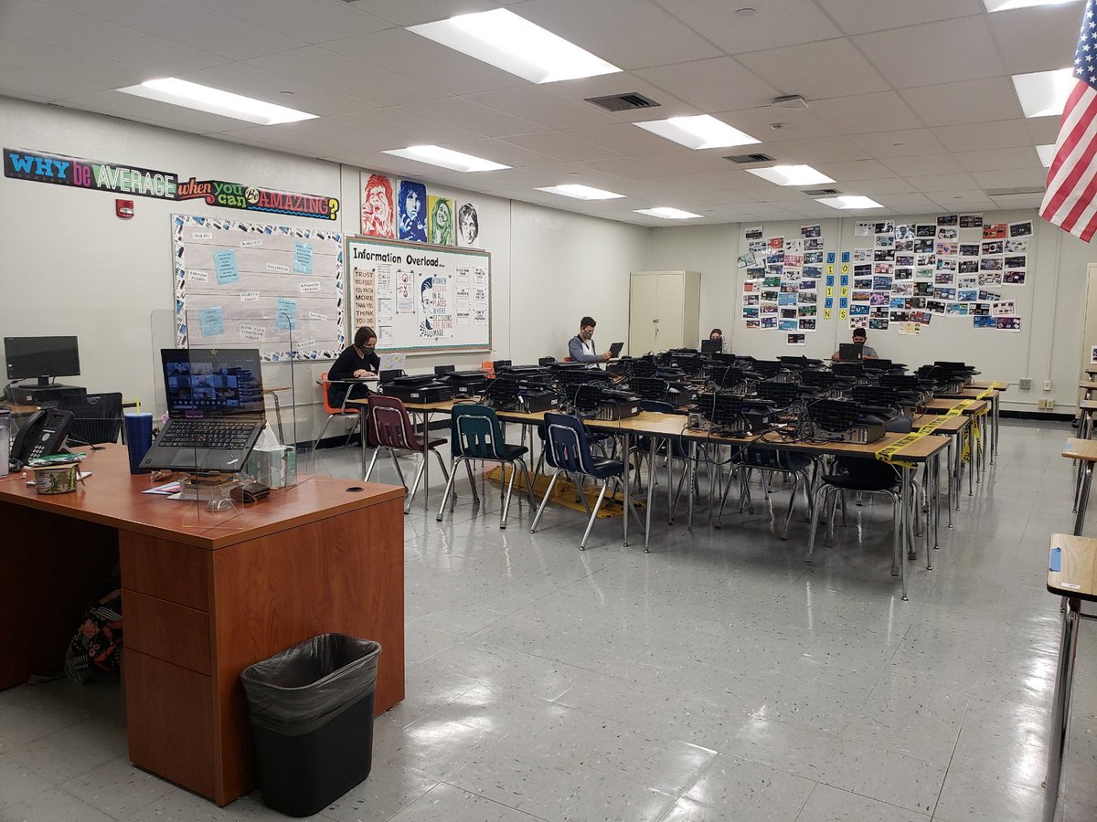 MeaghanSano's tweet photo. Even virtually we’re creating businesses! #Awaken #virtualenterprise #sociallydistanced @WillWilsonVEI @VEInternational @Pioneermiddle https://t.co/6adY9HgPo7