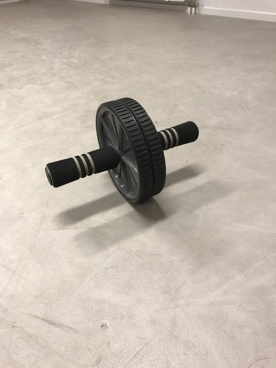 JanWallstrm's tweet photo. Meet my training friend....#lovetraining #runjustrun https://t.co/HTdEzzDxWN