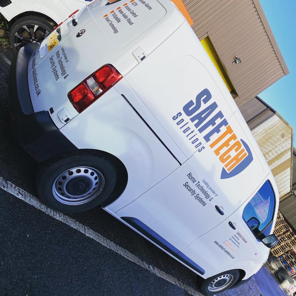 grssignscouk's tweet photo. Kickstarting the last week of 2020 with this simple but effect #cutvinyl job #vehiclegraphics #grssigns https://t.co/oNFX2wApwl