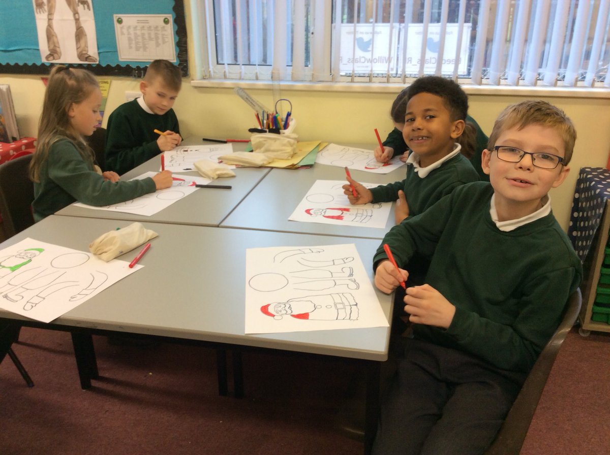 BeechClass_RE's tweet image. Christmas craft this afternoon. The Santa’s looked quite jolly in the end! 🎅