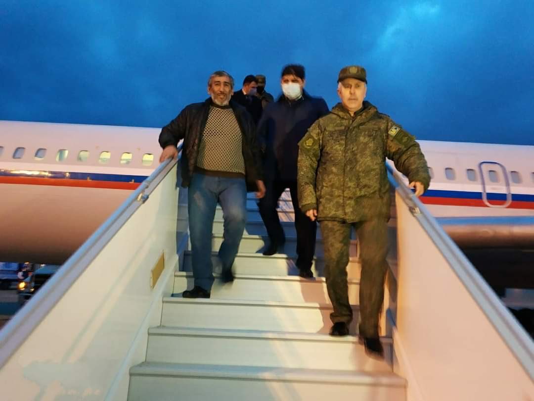 tabbasov11's tweet photo. Dilgam Asgarov and Shahbaz Guliyev, who have been in Armenian captivity since July 2014, returned to #Azerbaijan as a part of a POW exchange. https://t.co/kBJyVRKJgu