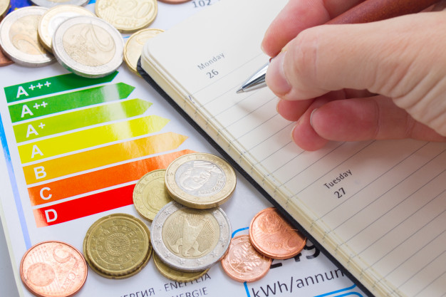 Nuevo etiquetado de #EficienciaEnergética👇

📌Entrará en vigor en 2021

📌La Unión Europea ha propuesto el estándar original que puntuaba los equipos de A a G.

📌Mejorará la poca claridad actual

📌Las nuevas etiquetas contarán con un código QR

Qué te parece la idea...😉
