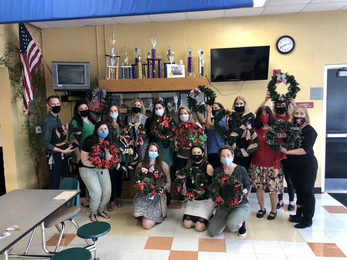 MacfarlanePkIB's tweet photo. More pics of our staff wreath making this afternoon! Such a fun way to celebrate together and get creative! @HillsboroughSch @AddisonGDavis @SDHCMagnet @KatieLStallings @MsBKinderClass @riveiro_denyse https://t.co/f3K49VLa3m