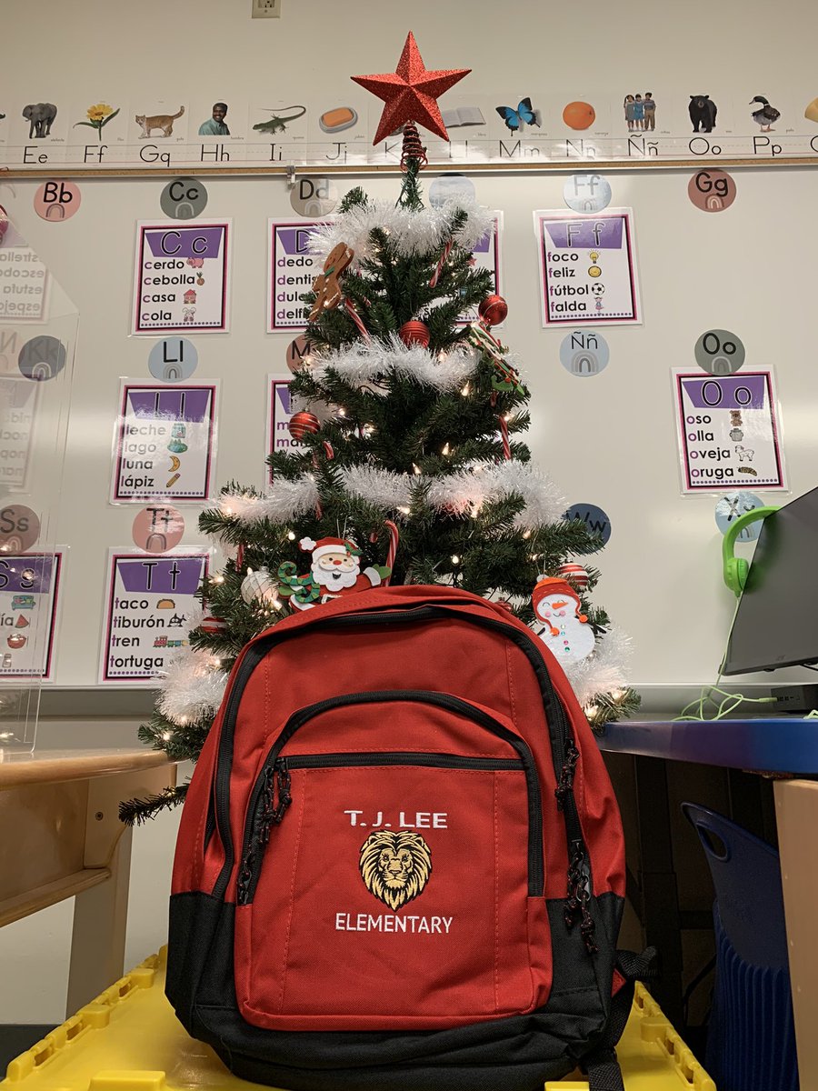 LittlesAtLee's tweet image. Thank you to our Administrators for the beautiful backpack 🎒 @tjleelions @IrvingISD #tistheseason #ItsAlmostChristmas🎄