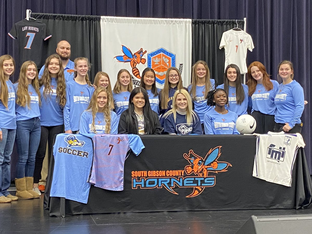 SGCSoccer1's tweet photo. Happy for @sam_crews_13 and @gracieflowersss for signing to play at Blue Mountain today! Excited to see what they can offer at the next level! @BMC_soccer #FutureToppers #LadyHornet⚽️ #TheSisterhood https://t.co/l95KjWGeK5