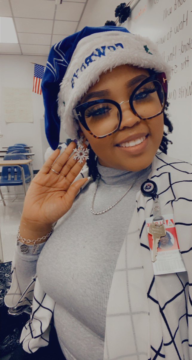EducatorMurray's tweet photo. Deck the halls with your favorite holiday accessories ❄️❄️❄️☃️☃️☃️ #AldineAnywhere #PumasPluggedIn #WeAreAldine @lmamerson @PlummerMS_AISD @Adcain2U https://t.co/MuMwUKfo3q