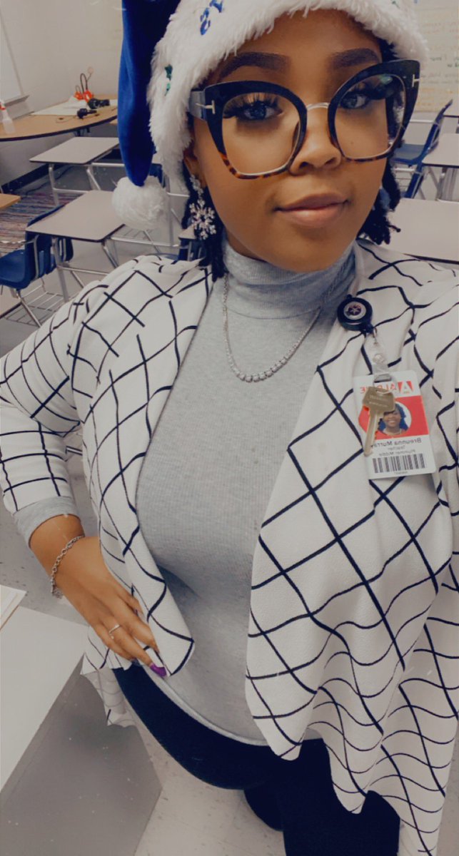 EducatorMurray's tweet photo. Deck the halls with your favorite holiday accessories ❄️❄️❄️☃️☃️☃️ #AldineAnywhere #PumasPluggedIn #WeAreAldine @lmamerson @PlummerMS_AISD @Adcain2U https://t.co/MuMwUKfo3q