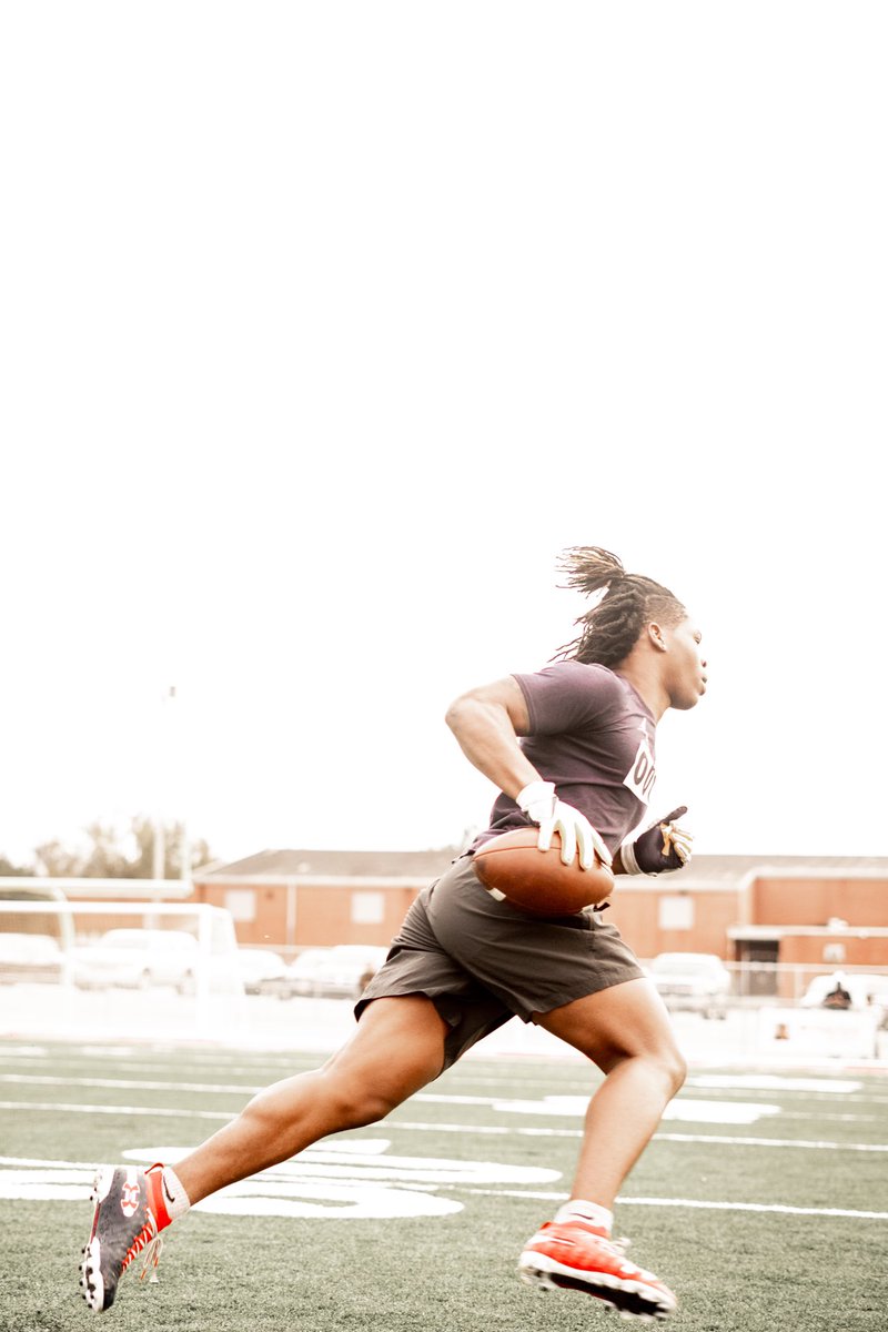 ALLGASATHLETES's tweet photo. #THEPROGRAM OTW 🐶 🐶🐶🐶
📸: @1KFROSTY https://t.co/kp4RqamHjn