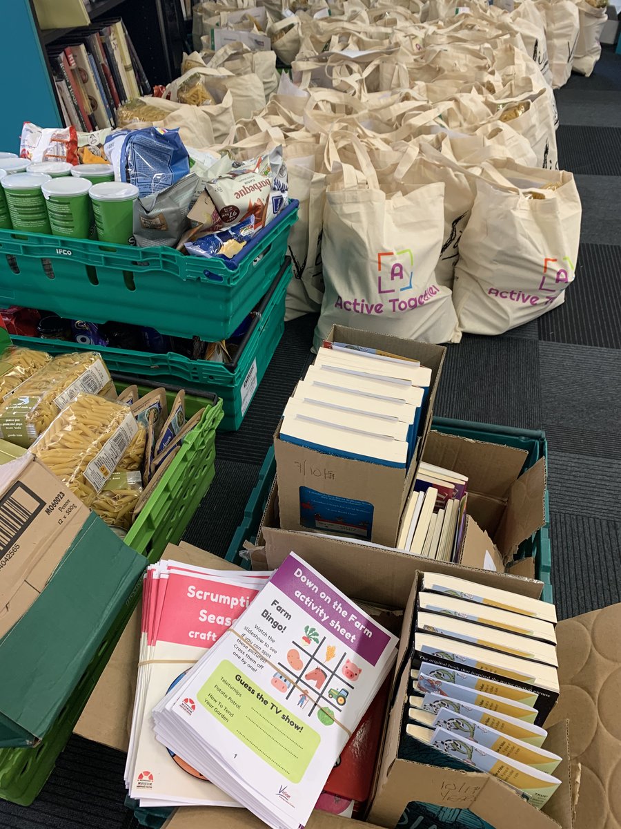 RedbridgeMuseum's tweet photo. We’ve popped some of our favourite activity packs in with food and book bags going out this week to the most vulnerable families in our community as part of the brilliant #FitFedRead programme! @ActiveRedbridge @RedbridgeLibs https://t.co/XBenVL2Gfq