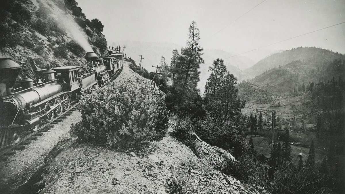 Unfortunately Black Jack Ketchum miscalculated the stopping point, which was on a curve, which cramped up the train and made it impossible to disconnect the mail and express cars...