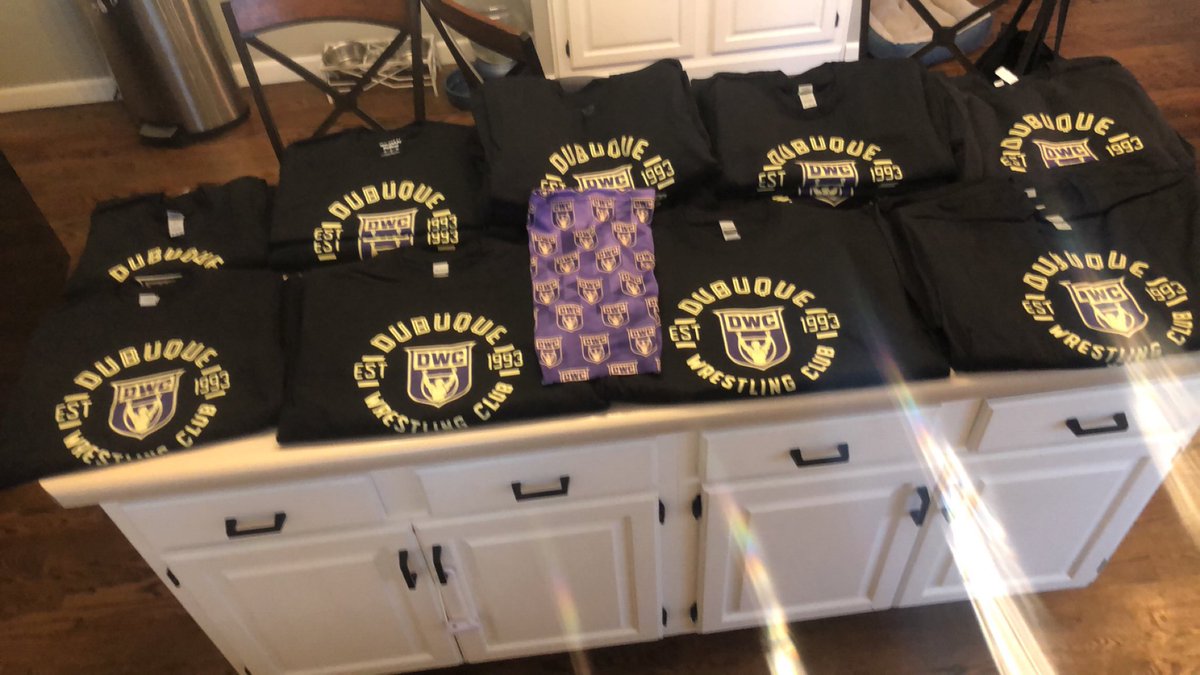DWCwrestle's tweet photo. @BlueChipClaire and @bluechiptweets did it again!! Team t shirts and gaithers are in!!

#DWC #TeamBlueChip https://t.co/igRgxF4lTI
