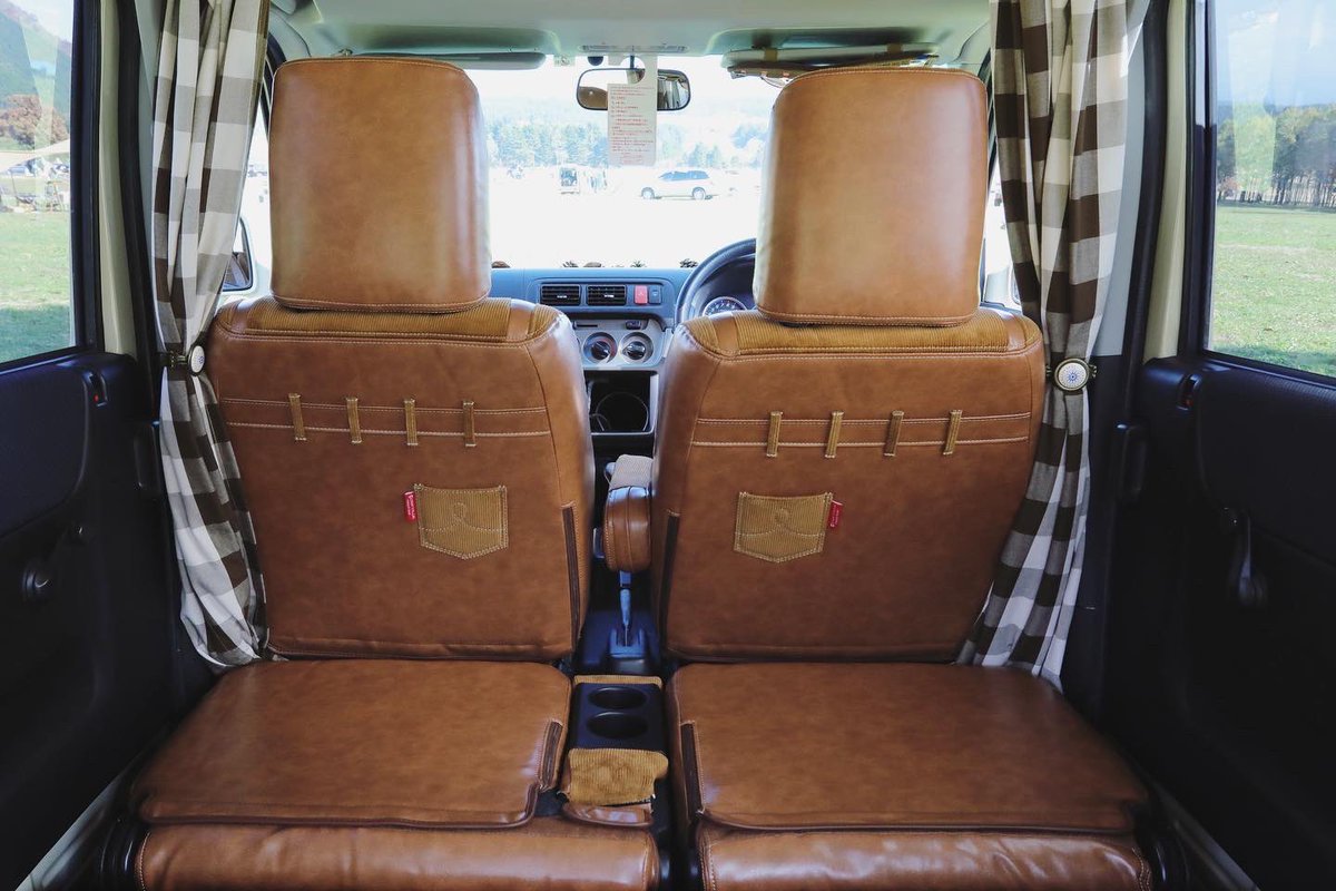 森風美 もりふうみ キャンプ女子 クルマのシートカバーはオーダーでコーデュロイ レザーの異素材mixにしました 車 中泊の車内ってシートやカーテン 寝具でどうしても 布布しく なってしまうのだけれど 続く