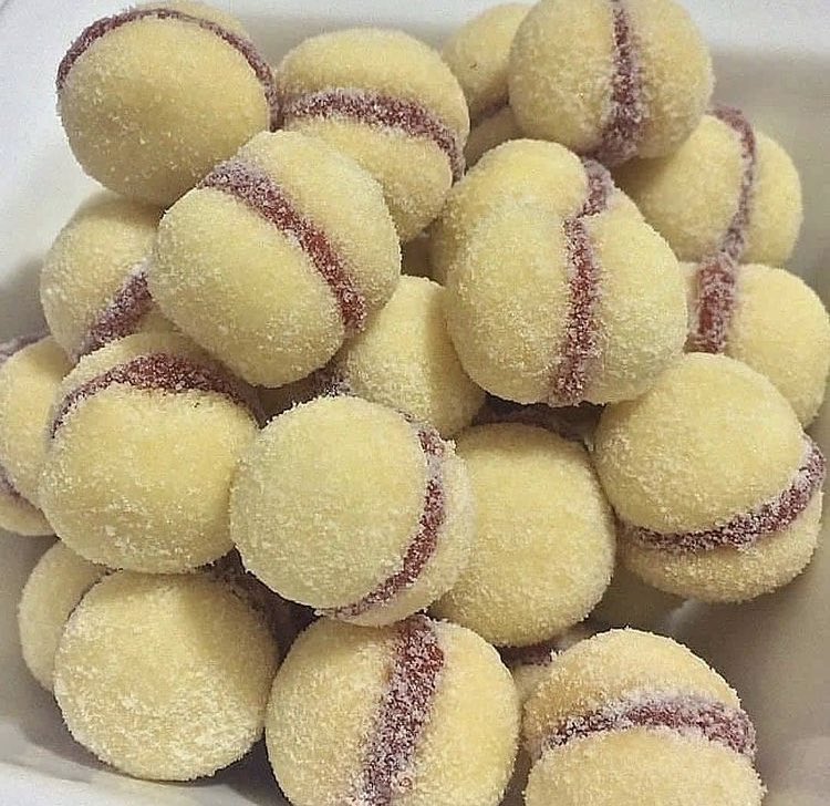 food_porn17's tweet image. biscoito de maisena com goiabada