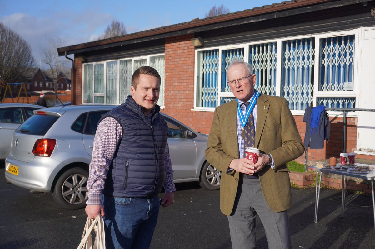 YMCAWorcs's tweet image. We were pleased to welcome @Highsheriffwor1 to our hamper delivery day. It was great to share what we do across #worcestershire #WorcestershireHour #happinesshampers #readysteadyworcs #ymca