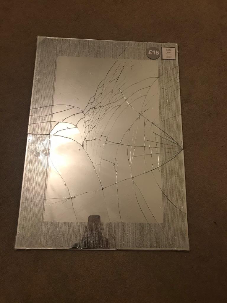 TCCSFans's tweet photo. Doesn’t take a genius to realise putting a tiny mirror in a massive box with no additional packaging isn’t a great idea 🤦🏼‍♀️ safe to say whoever packed this at @DunelmUK is getting a few years bad luck. https://t.co/lDzsXbhdZ4