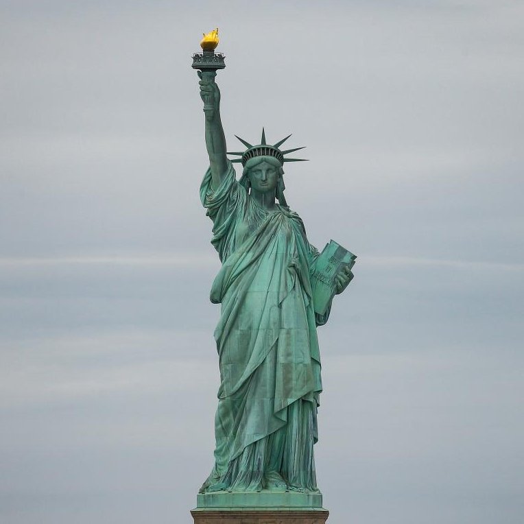 CathyJSnyder's tweet photo. Next up after Post Office reform is that we want a postcard stamp with the Statue of Liberty on it. #postcardstovoters https://t.co/S05pa31xOa
