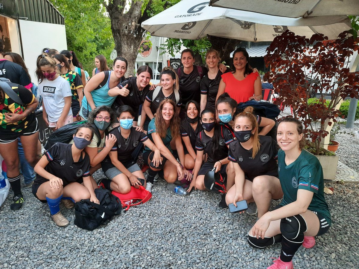 academiaaff's tweet photo. Seguiremos trabajando para difundir y proyectar el #futbolfemenino.
Somos pioneras y modelo de Escuela.
Nuestro proyecto seguirá creciendo como siempre siendo autosustentable.
#siempreaff https://t.co/uksweVb6xQ