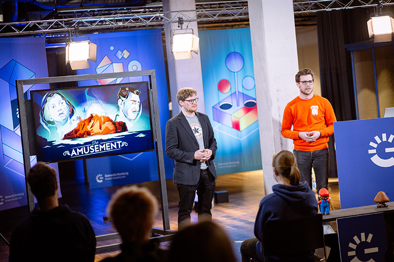 Watch us present our VR adventure "The Amusement" and it's illegal #RedirectedWalking trickery at <a href="/gamecityHamburg/">Gamecity Hamburg</a> 's #GamesLift graduation pitch, which took place last week in Hamburg: youtube.com/watch?v=kIW2ia…. Photo by Selim Sudheimer.