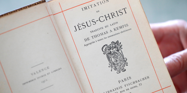 SoyonsCatholic's tweet photo. « L’Imitation de Jésus-Christ », ce livre qui a marqué les grands hommes https://t.co/s0bxLsm0by https://t.co/Ed9NKejb0F