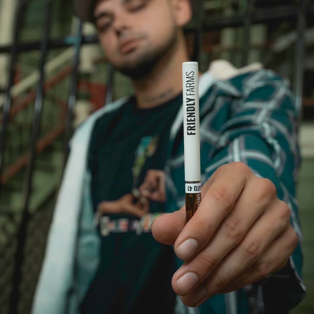 EmberzBrand's tweet image. Get up and go with Friendly Farms 🔝 #FollowTheFly #LightUpYourDay #CuratedCollective #Muzeum #Emberz #FriendlyFarms instagr.am/p/CIycmuAhvIj/