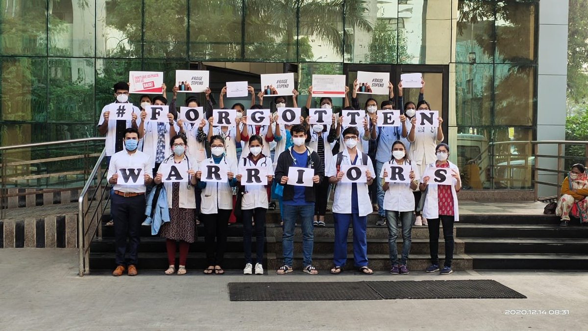 drasmalhi's tweet photo. #ForgottenWarriors 
Medical interns demand #stipend increment. 
Photographs of medical Interns #protesting for their basic right of #stipendincrement from different medical colleges of #gujarat
@MoHFW_INDIA @NMC_IND @IMAIndiaOrg @Meet_Ghonia @KenaGandhi @Guj_Medicos @PBNS_India https://t.co/hSz9evwhk9