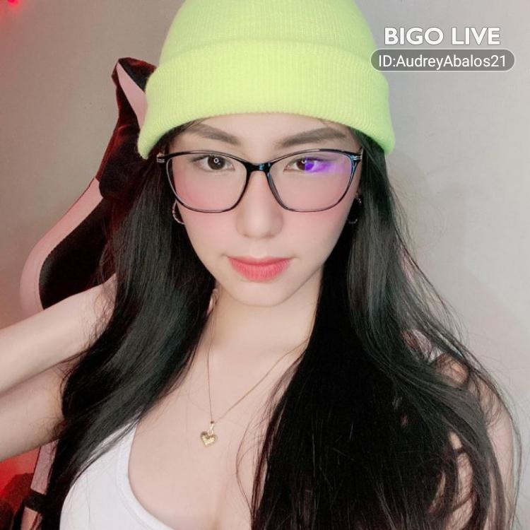 superstring09's tweet image. Come and see вαηαηα🍌ᴀᴜᴅᴢ⚡&apos;s LIVE in #BIGOLIVE: Namamasko po ❤️   bigo.tv/sid/2467178797…
slink.bigovideo.tv/UdcCpD