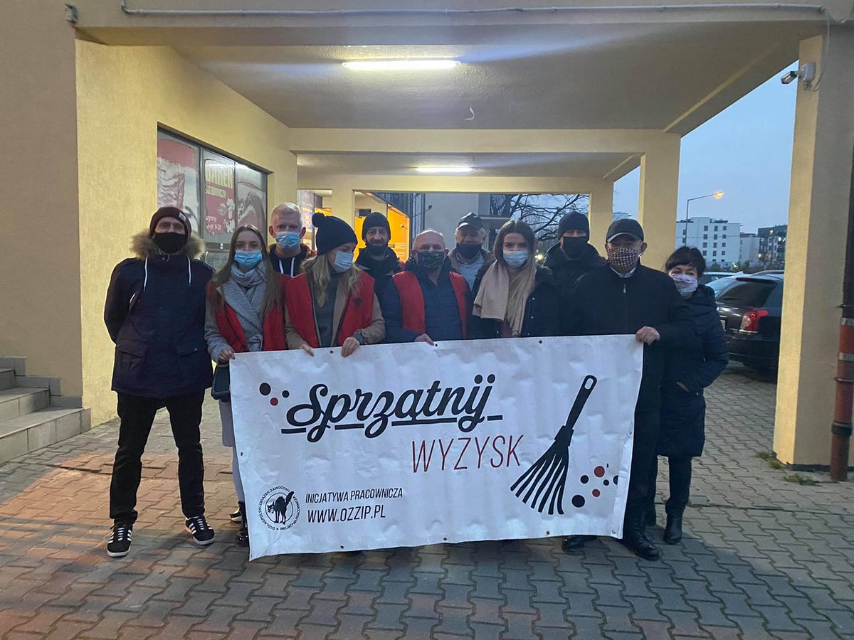 pracownicza's tweet photo. Dziś udało się podpisać porozumienie w spółkach z grupy kapitałowej City Security Holding S.A. w sprawie zapłaty zaległych wynagrodzeń dla 16 osób, które zatrudniono do ochrony i dozoru obiektów na terenie Warszawy. To sukces nowo powstałej Komisji Portierek i Pracowników Ochrony https://t.co/78yYfSNiwz