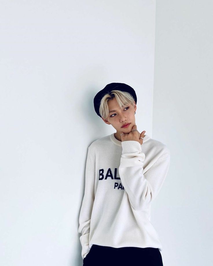 yoonbytk's tweet photo. Ok no puedes pasar este tweet sin comentar: #WeLoveYouFelix y una foto suya 🔪 https://t.co/HVAQDEszqa