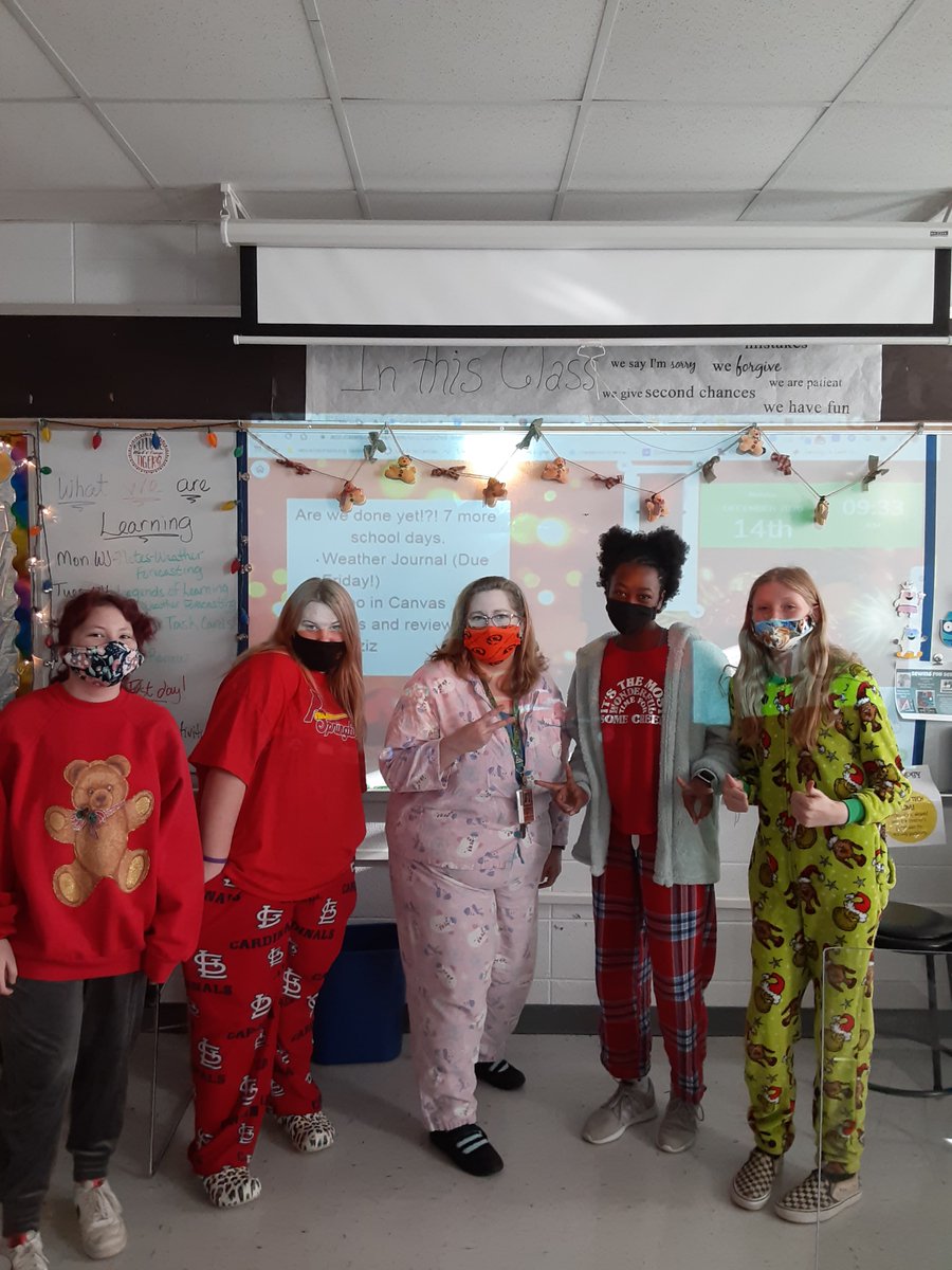 RepMoMiddle's tweet photo. PJ Spirit Day at RMS! https://t.co/LYvDaZ5TOL