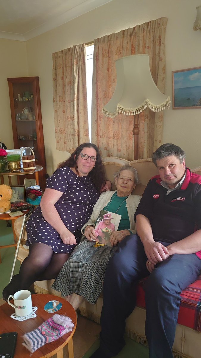Lovely catch up with an amazing Aunt today as she received a special birthday card from the Queen #100