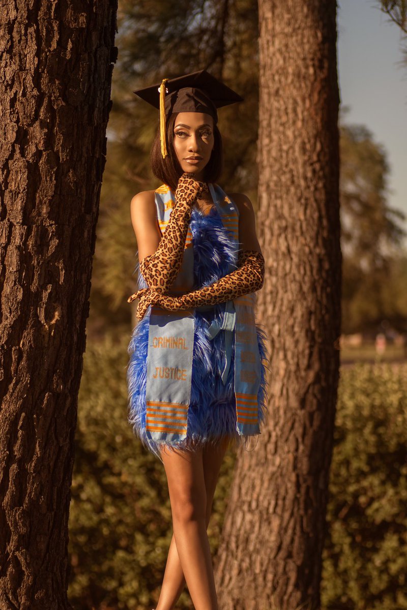 MalijahWiltz's tweet photo. Alumna. #su20 https://t.co/utSd2fzOq8