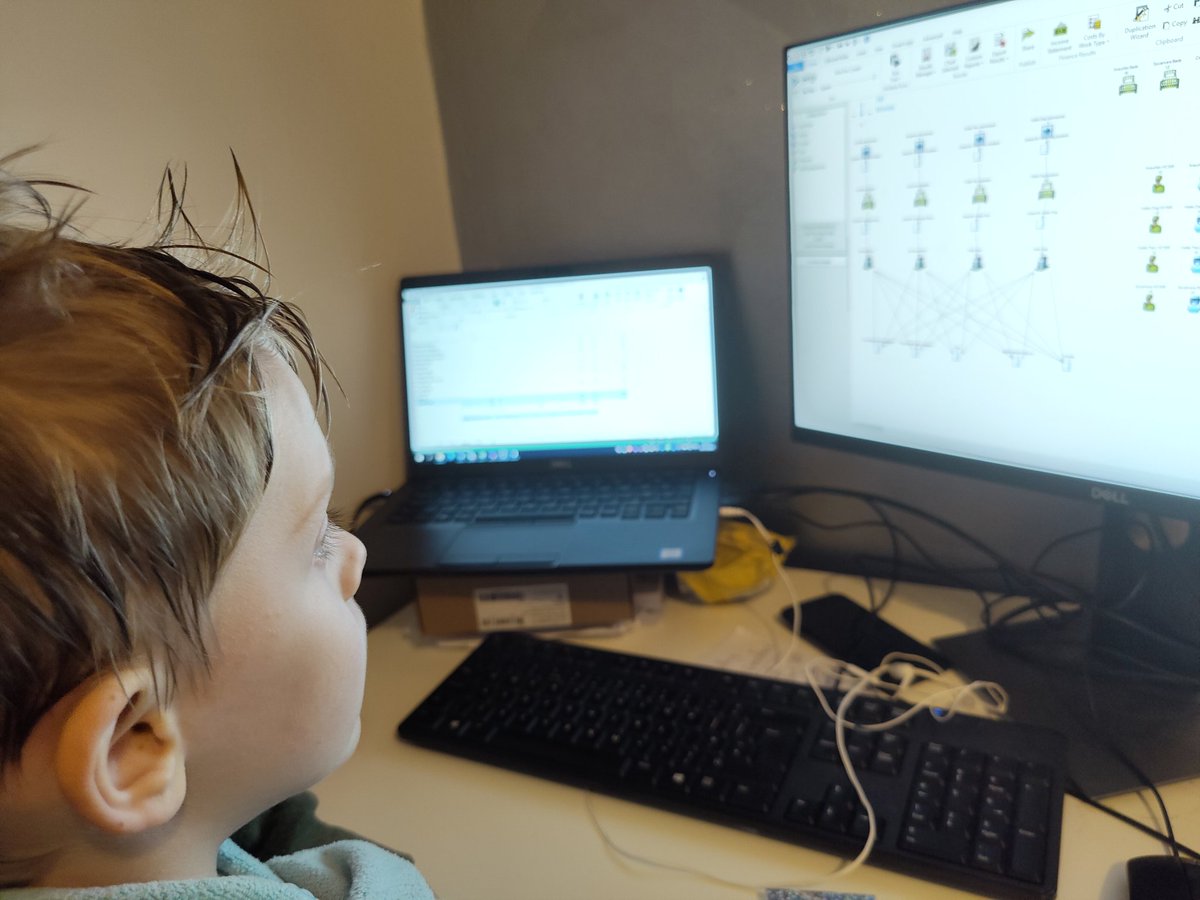 LornaAllcock's tweet image. When your six year old wants to know about Simul8, another #datageek on my hands 🙊🤓 @behrens_doris  teach them young 🤣❤️