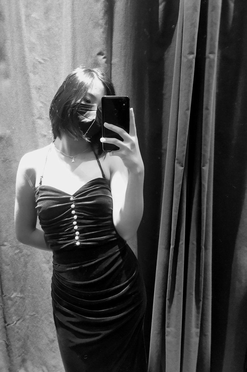 Me aburrí y me probé este vestido.