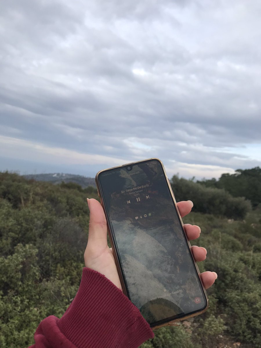 Çiçeklerin kokusu, dalgaların şarkısı, rüzgarın fısıltısı....