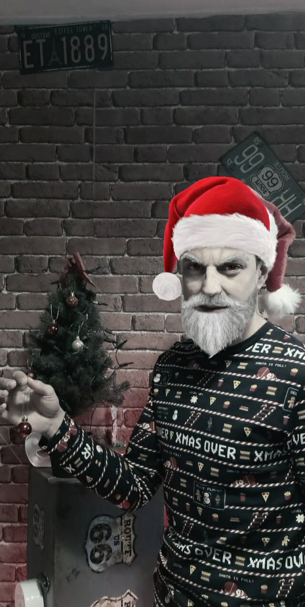 Karonte65361084's tweet image. Hoy a las 23:00h Karonte Noel en el DIRECTO de #twitch twitch.tv/karonteus ¿Quién encontrará la bolita de navidad en el #SetupNavideño? #streamingFortnite